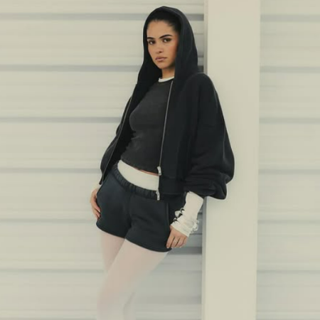 Born to a family of artists and being an artistic soul herself, Kim Turnbull has made a name for herself on international catwalks and behind DJ decks. 